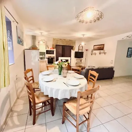 Holiday home Les De Francoise